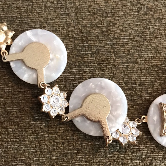 Time & Tru Gold-Tone and White Statement Necklace - Picture 6 of 6